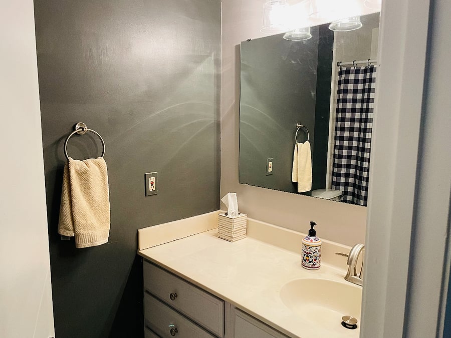 Bathroom 2, full