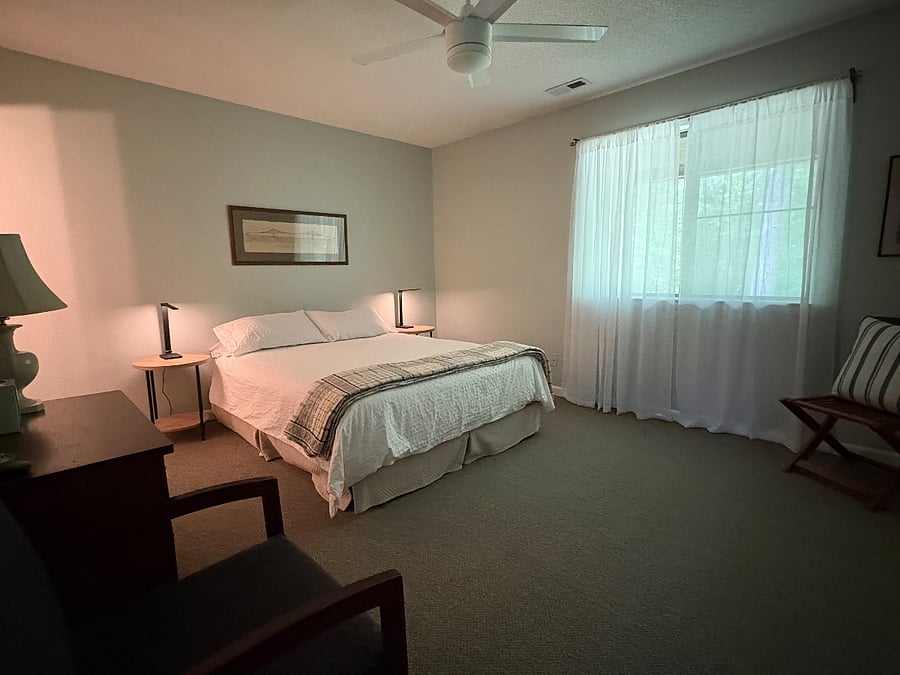 Bedroom 1, queen bed