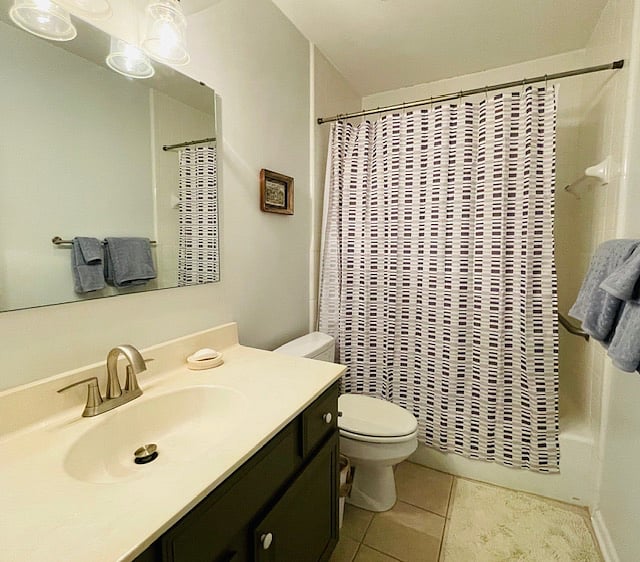 Bathroom 1, full
