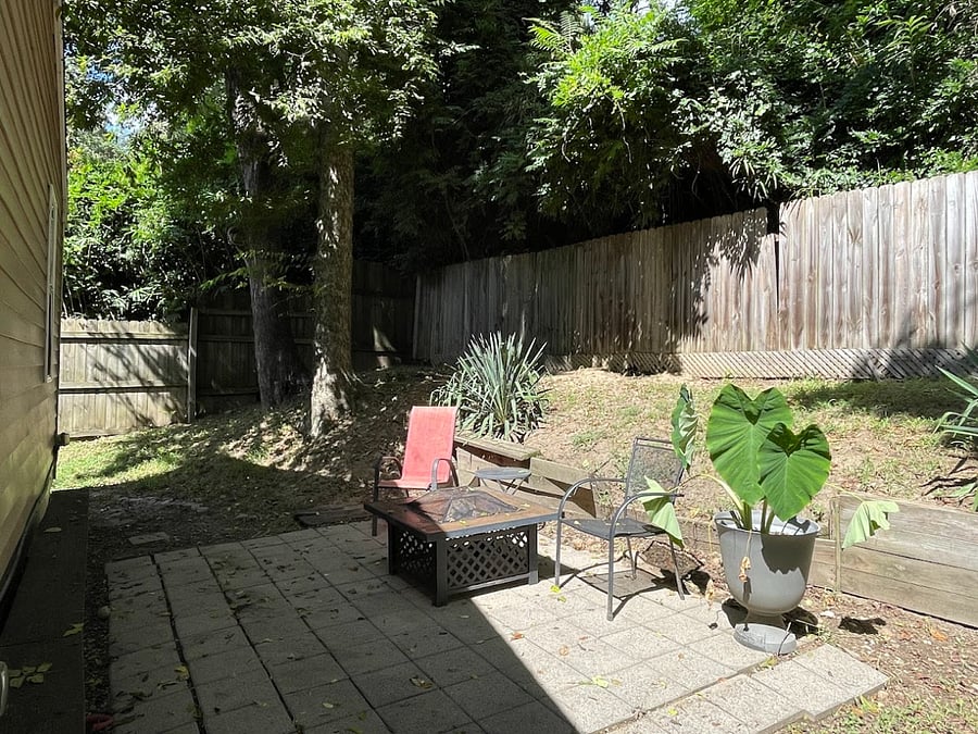 Quiet and comfortable backyard.