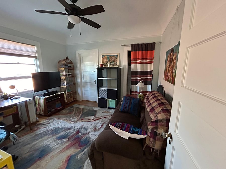 TV/den/office ~
This bonus room can be converted into a second bedroom upon request.