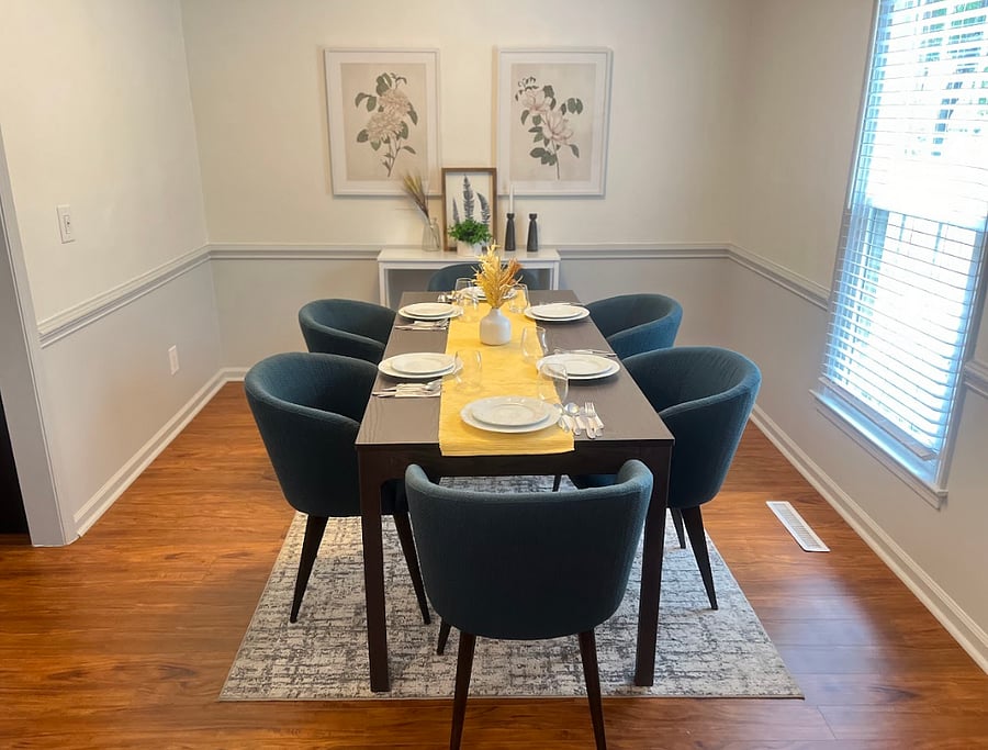 Modern and comfortable dining room