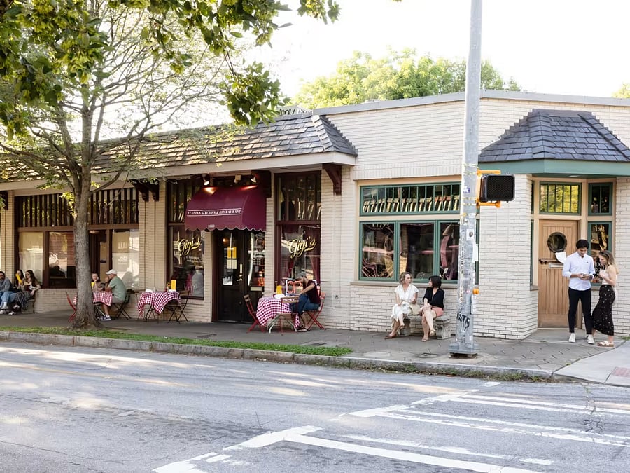 Walkable shops and restaurants