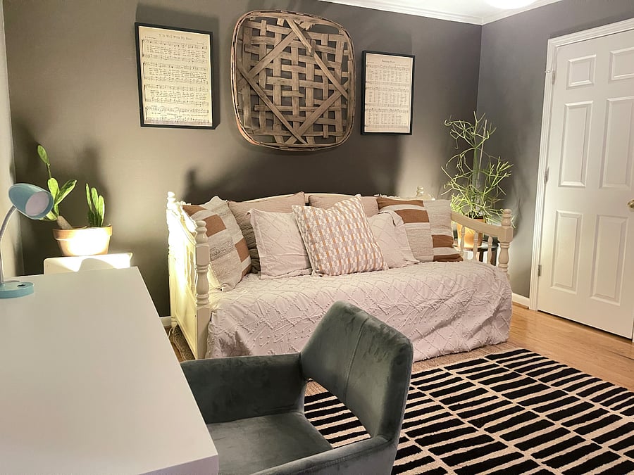 Daybed in office space