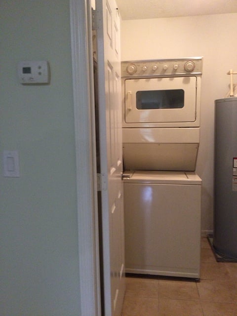 Washer/dryer utility room