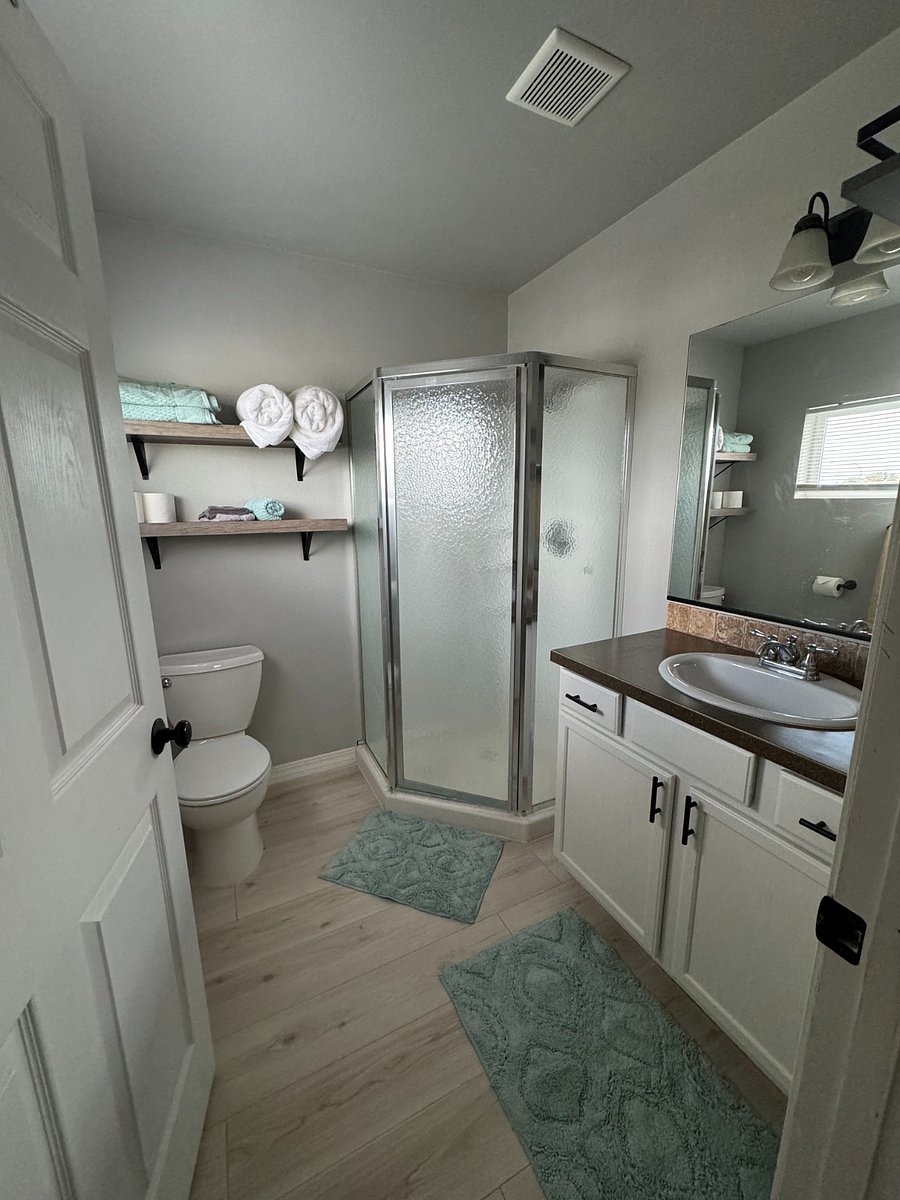 Private Studio Bathroom
