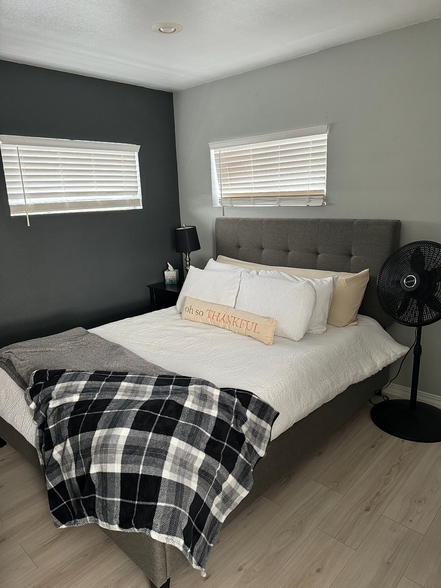 Queen size memory foam bed