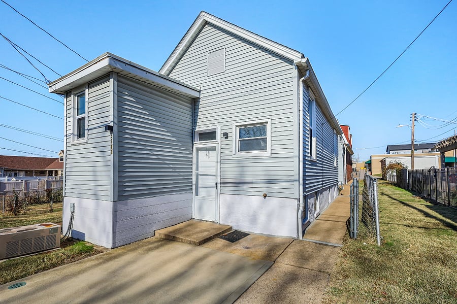 Parking Behind Rear Home