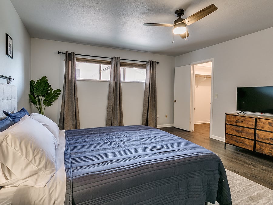 Master Bedroom with ensuite bathroom and walk-in closet