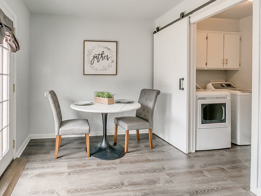 Kitchen dining area