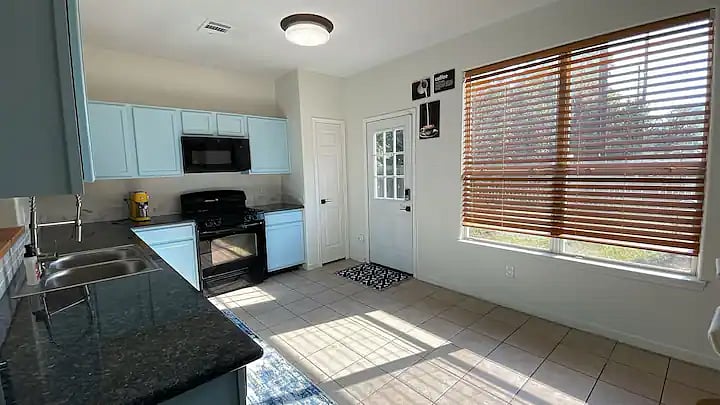 Furnished Finder property 769660_1 photo 11