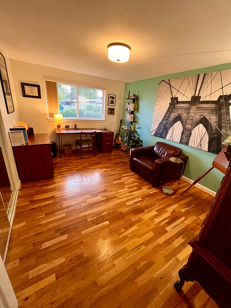 Downstairs office space (you're welcome to use)
