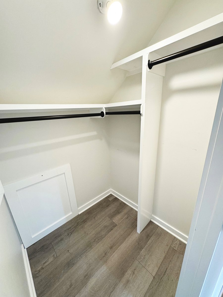 Walk-in closet