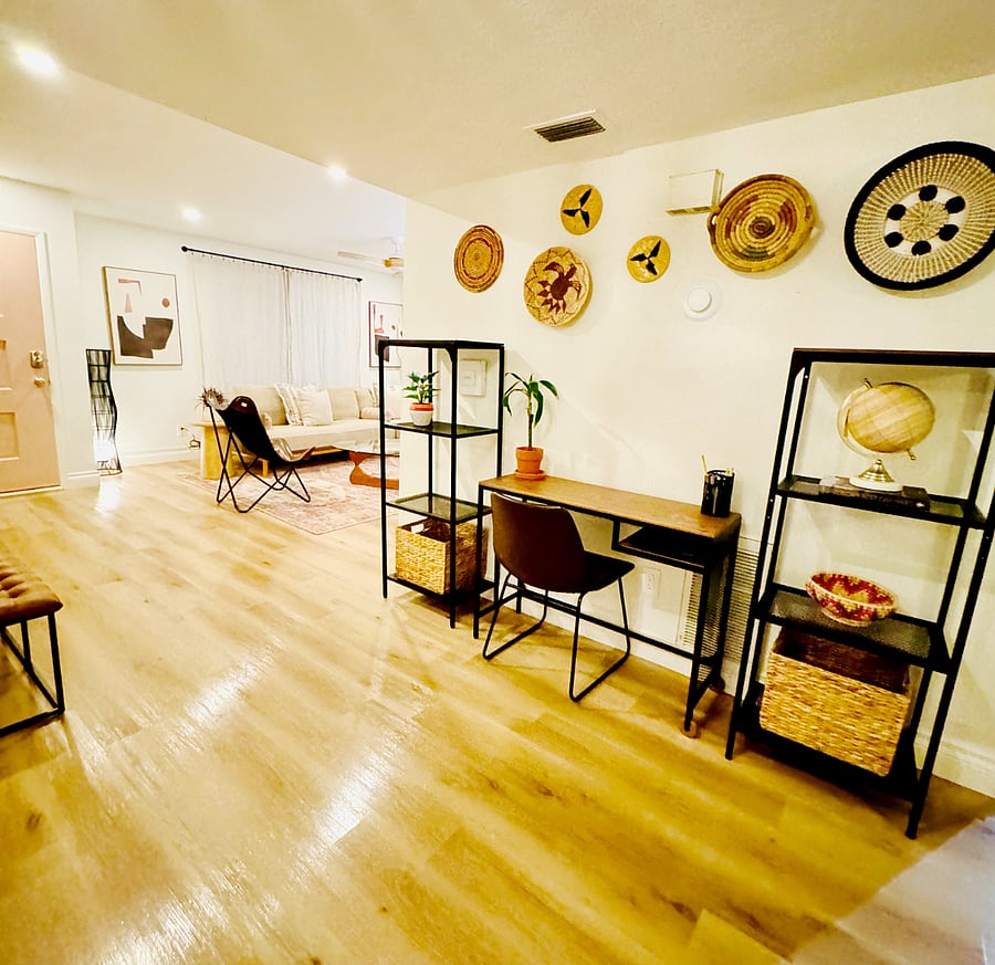 Cozy designated Work space located in between dining and living areas :) 