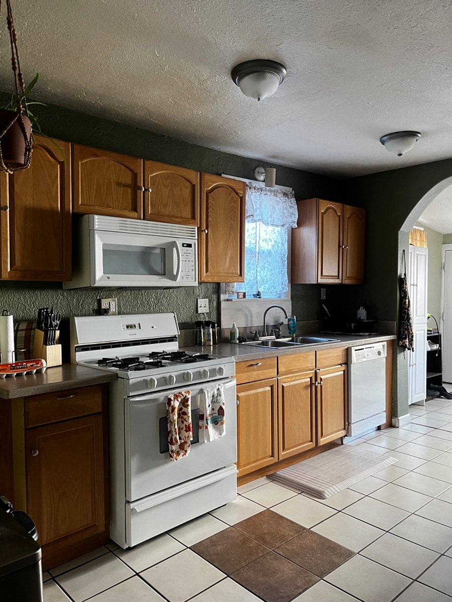 Shared Kitchen - designated cabinet for tenant 