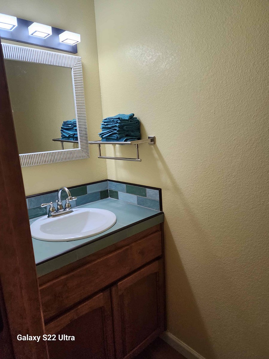 1/2 bath downstairs