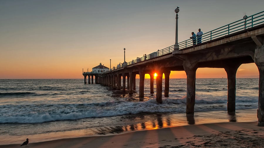 Sun, sand, and surf are just minutes away! We're only 7.5 miles from Manhattan Beach, where you can enjoy stunning ocean views, beachside dining, and the iconic pier!