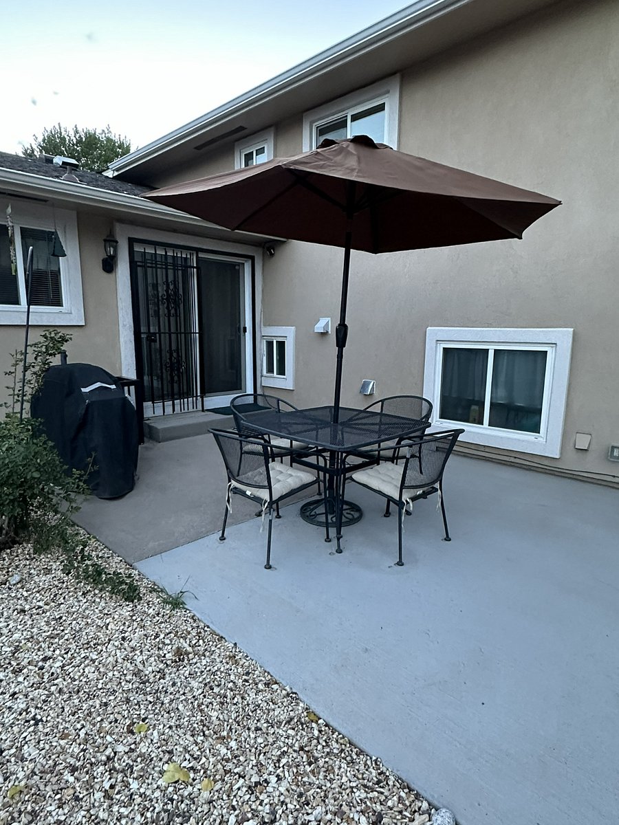 Backyard Patio b