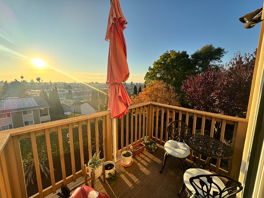 Beautiful sunsets and sunrises from patio.