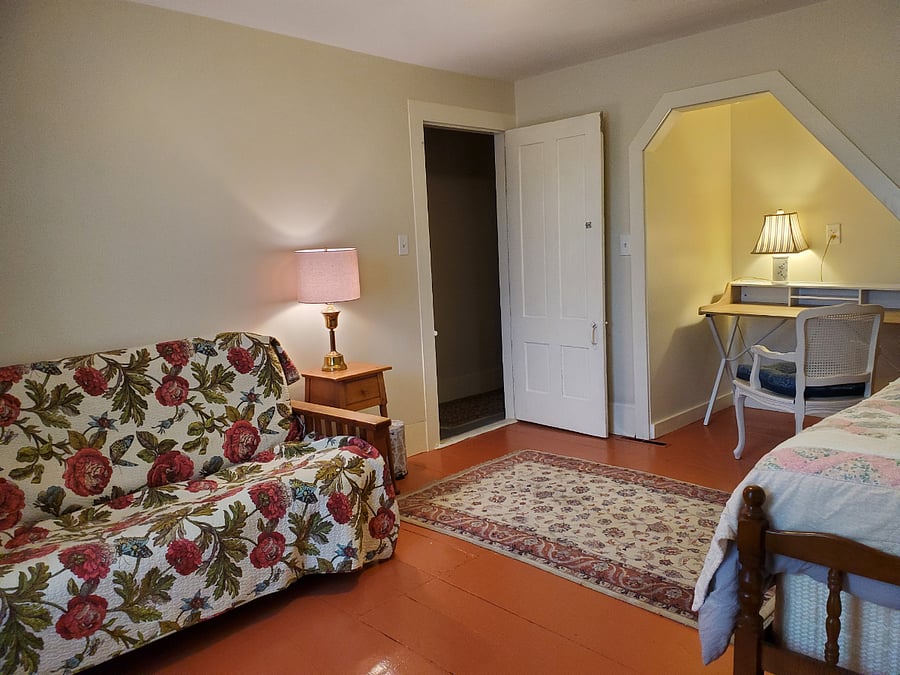 1 of 2 bedrooms available for $900/mo.