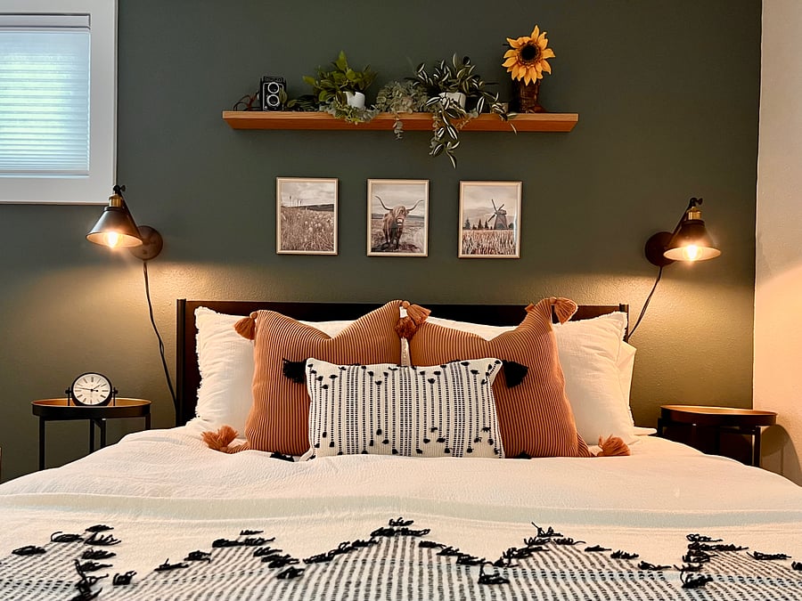 Bedroom 3 with Queen