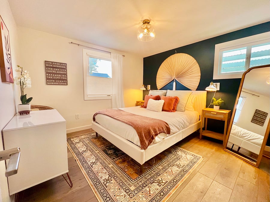 Bedroom 2 with Queen