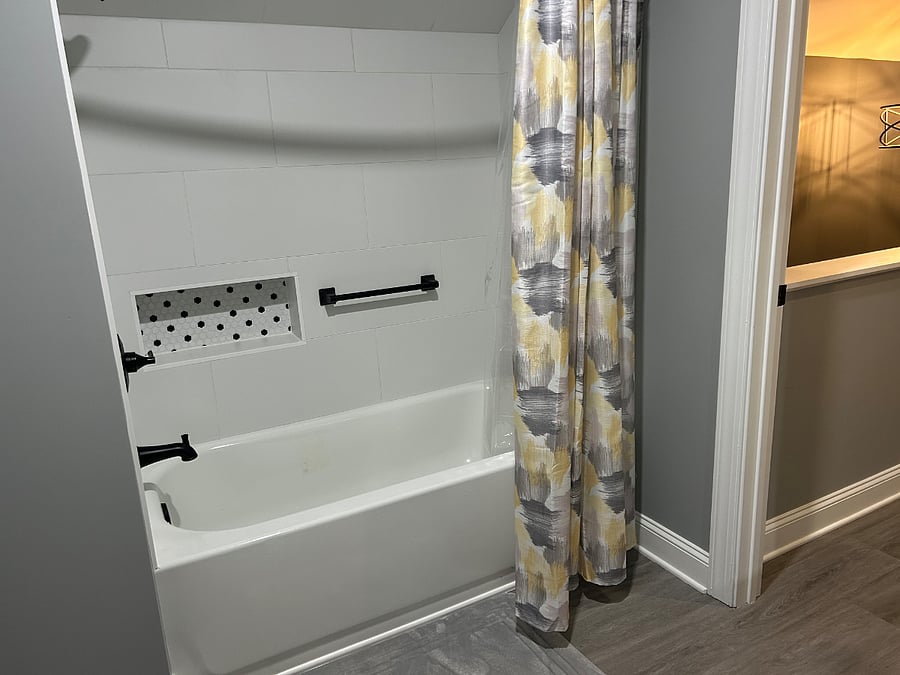 Tub in upstairs bath