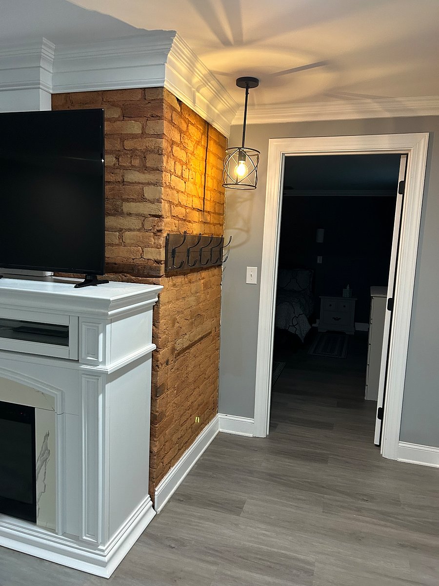 Showing entrance to Master Bedroom