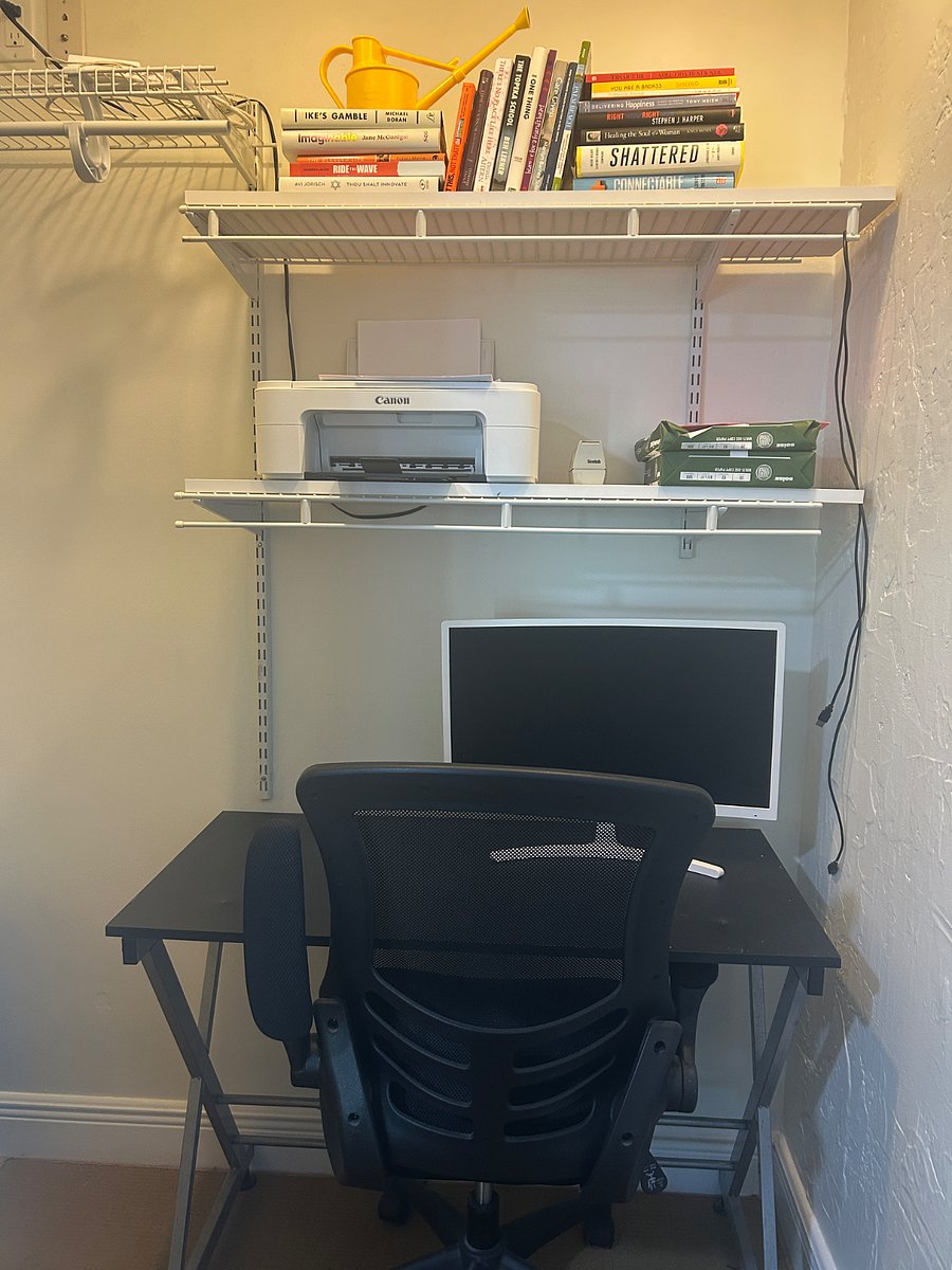 Remote office area in bedroom 3