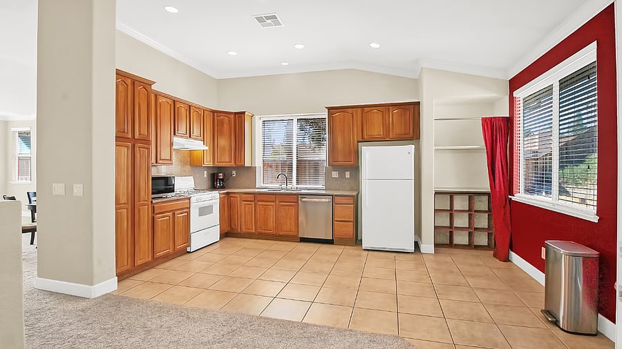 Full Kitchen