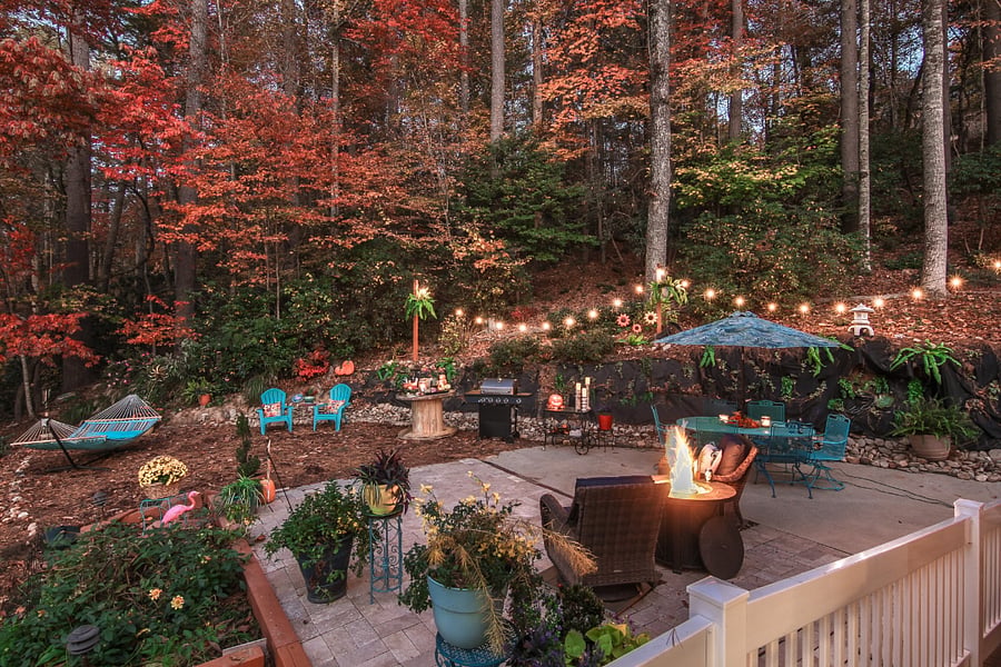 Upstairs outdoor sitting area