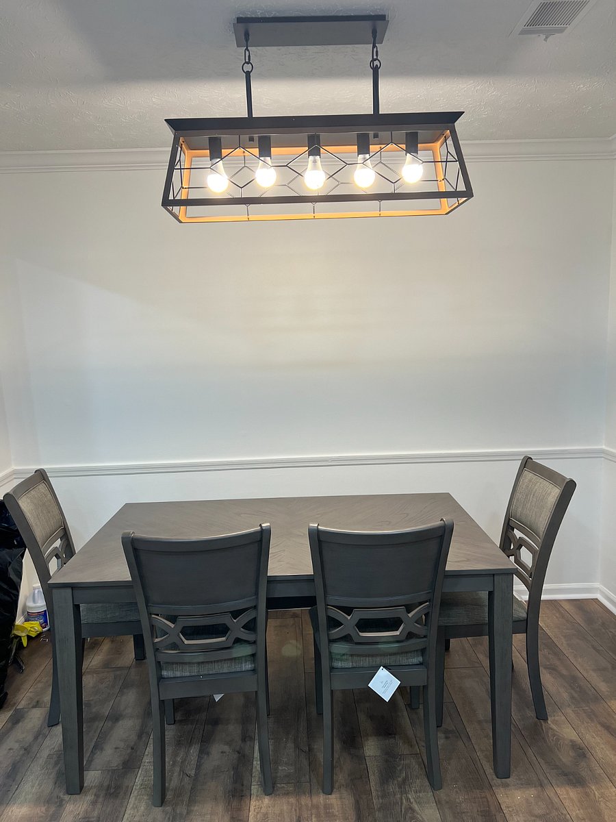 Dining seating for 6-7 people