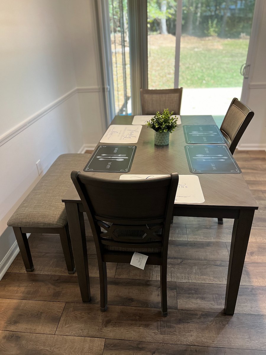 Dining Room Seats 6-7