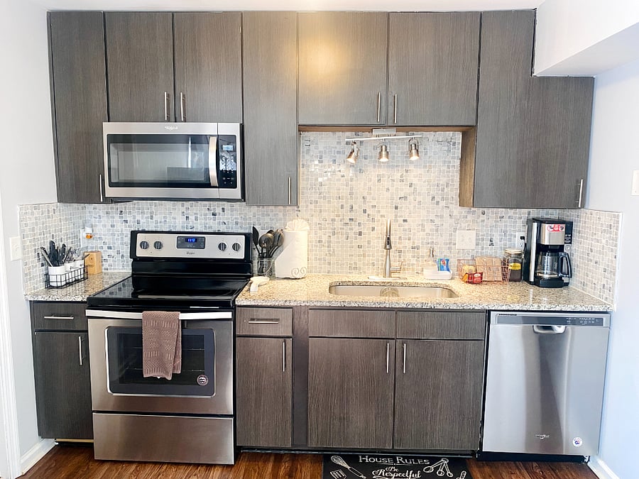 Full kitchen
