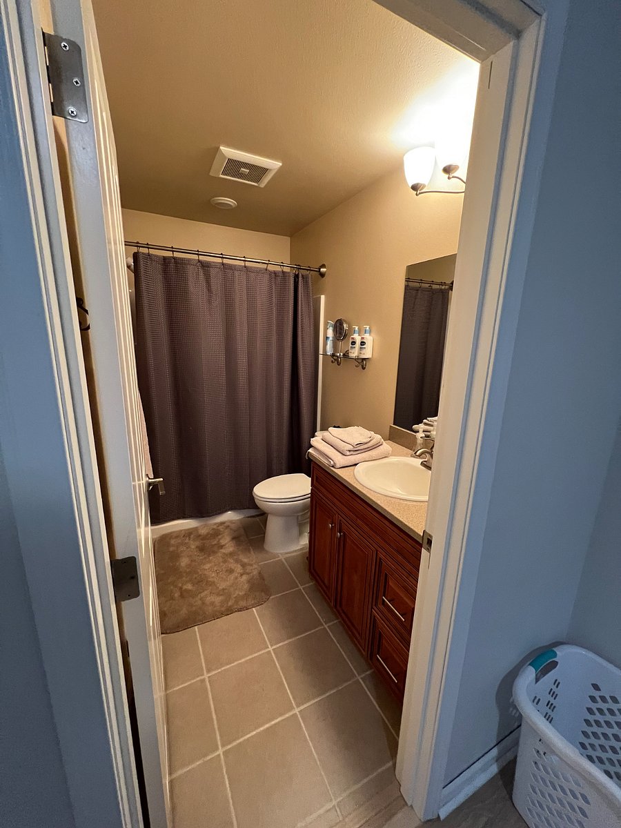 En suite master bath
