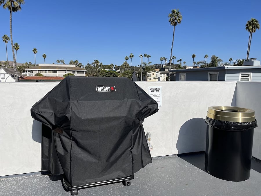 Weber gas 4 burner BBQ for your use