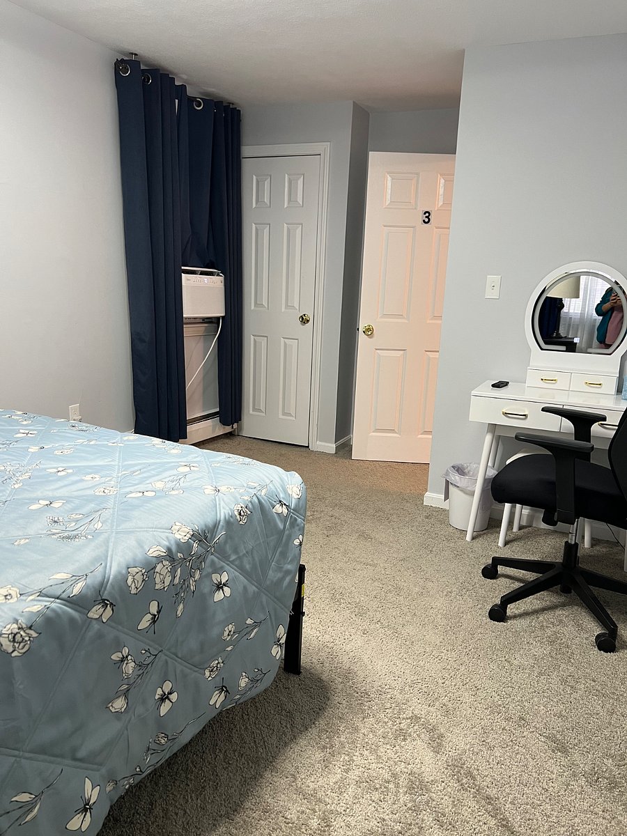 Bedroom 2- full bed