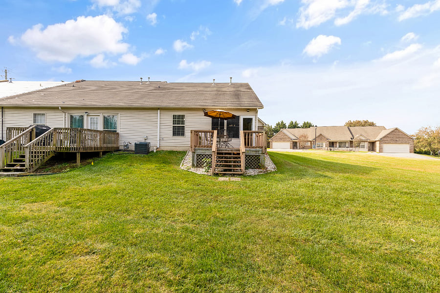 Backyard space - end unit