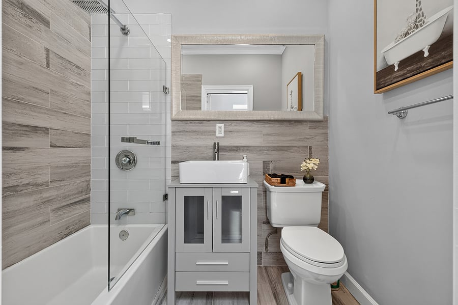 Full bath - top floor