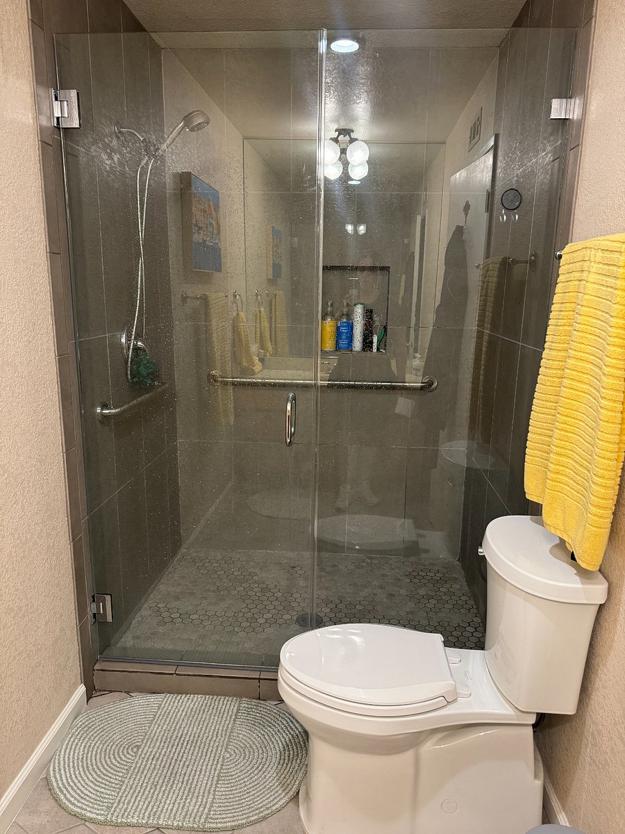 Primary bedroom shower