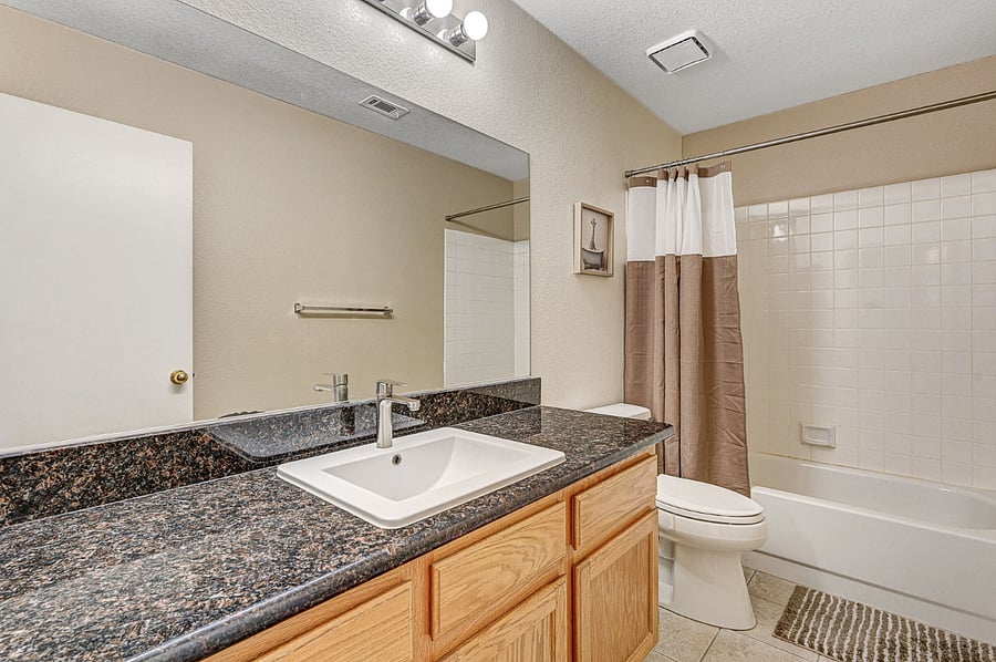 Bathroom on the first floor