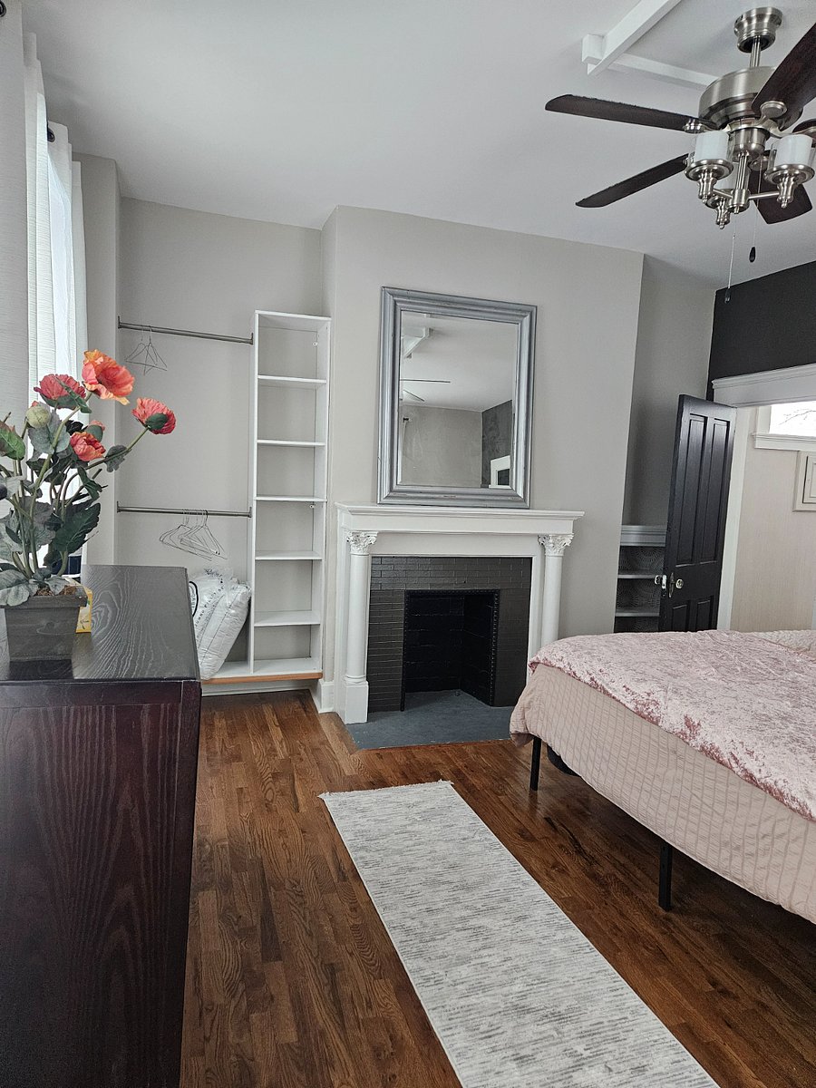 masterbed room 2nd floor king