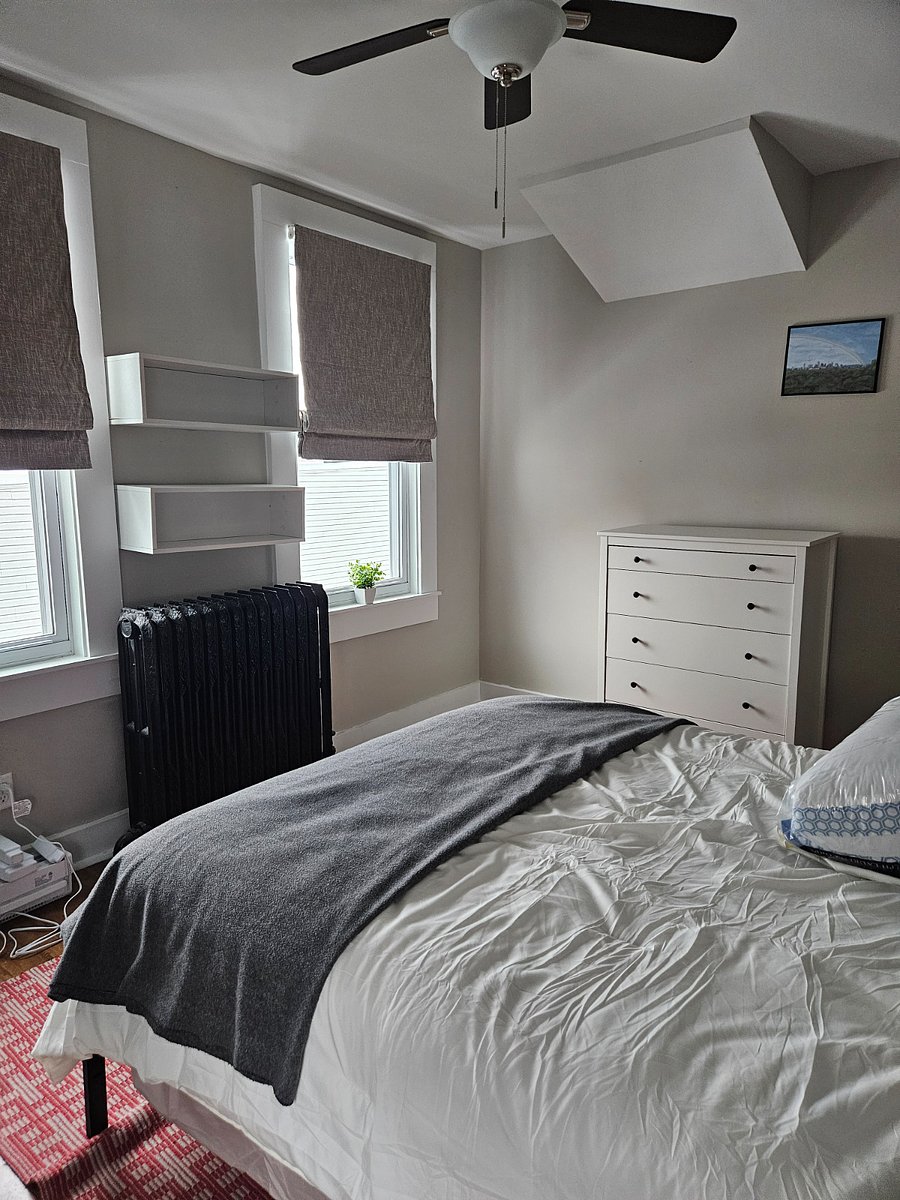 full bed bedroom 2nd floor