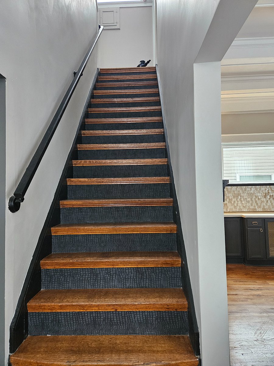 front door staircase to 2nd floor