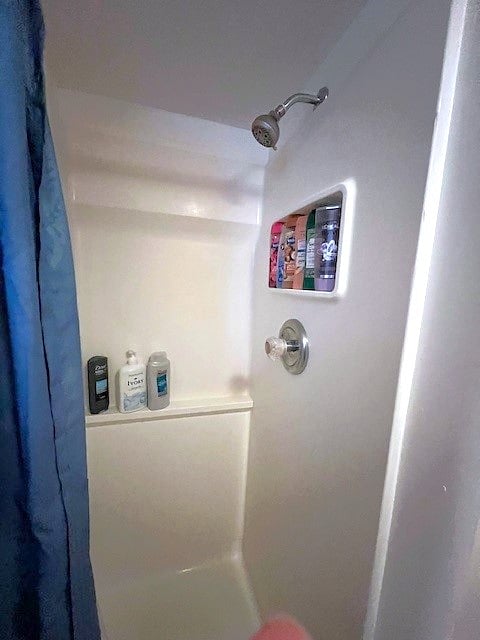 Shower with ample hot water and starter shampoo and body wash