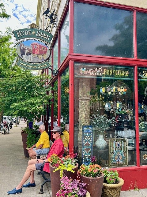 Hyde Park street scene