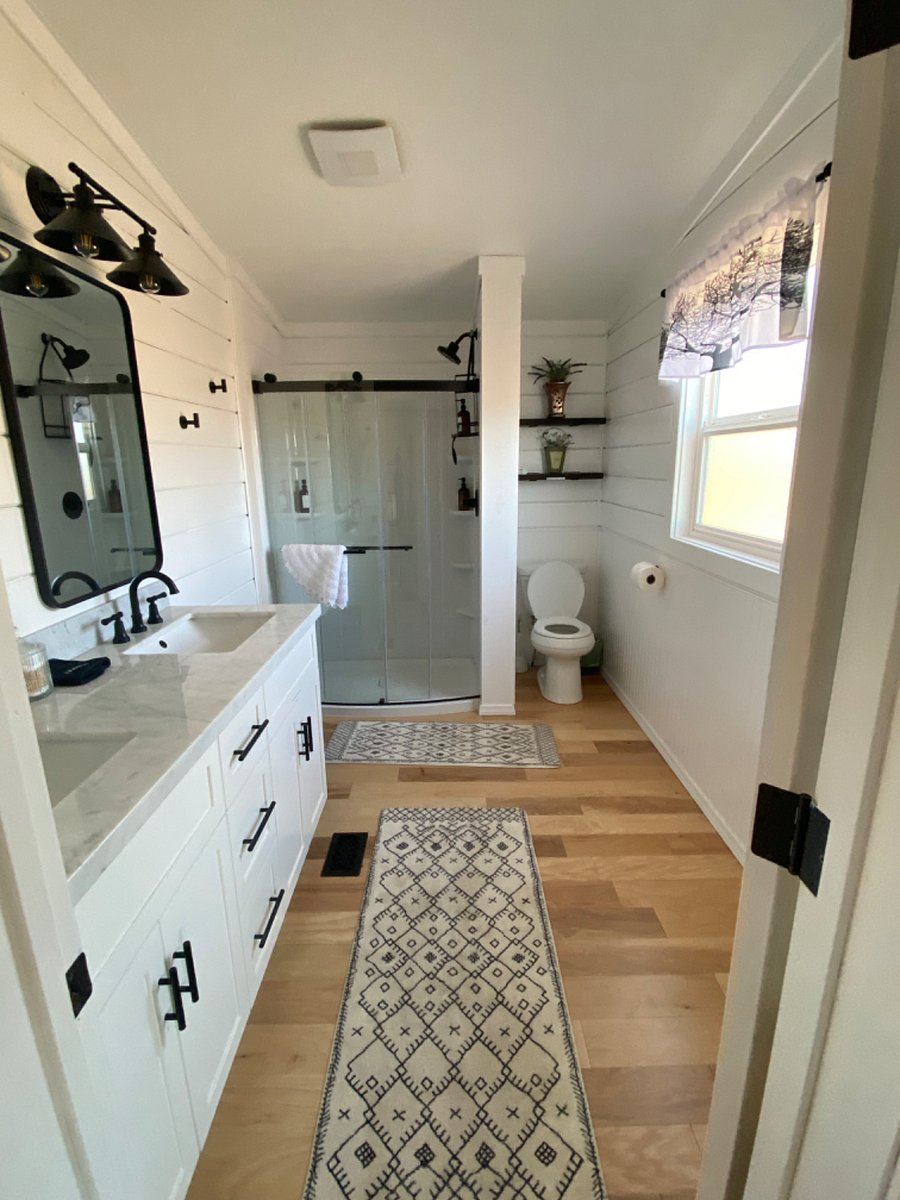 Master bath 