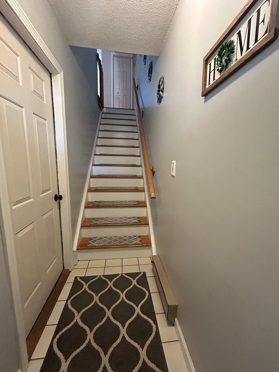 Entrance stairwell