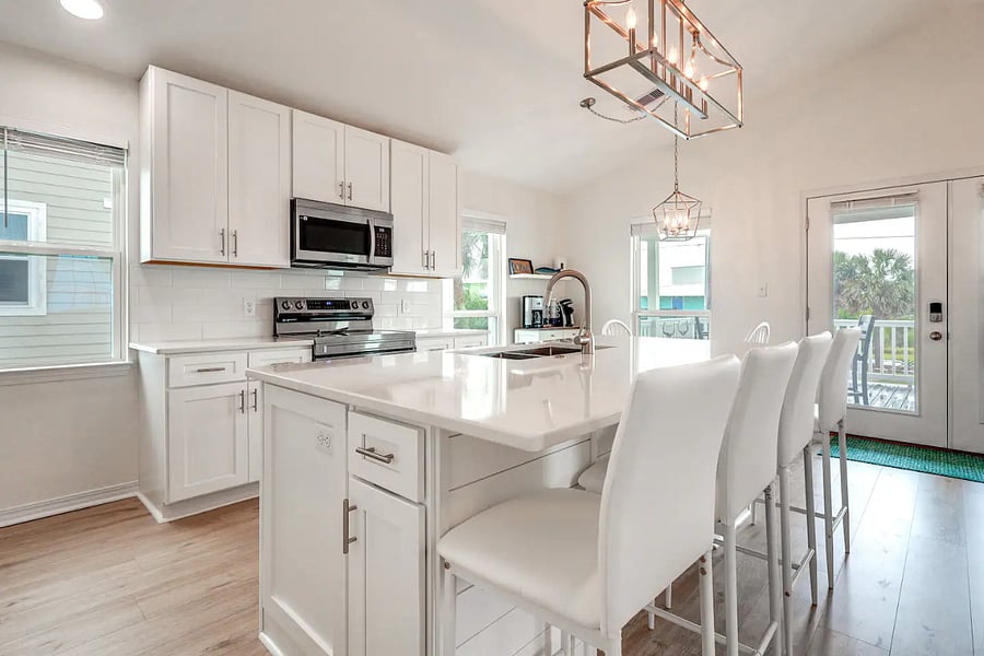 Kitchen with island