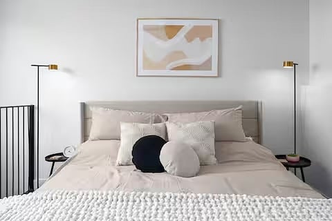 Bedroom, Comfy king size bed, plenty of pillows and blankets.